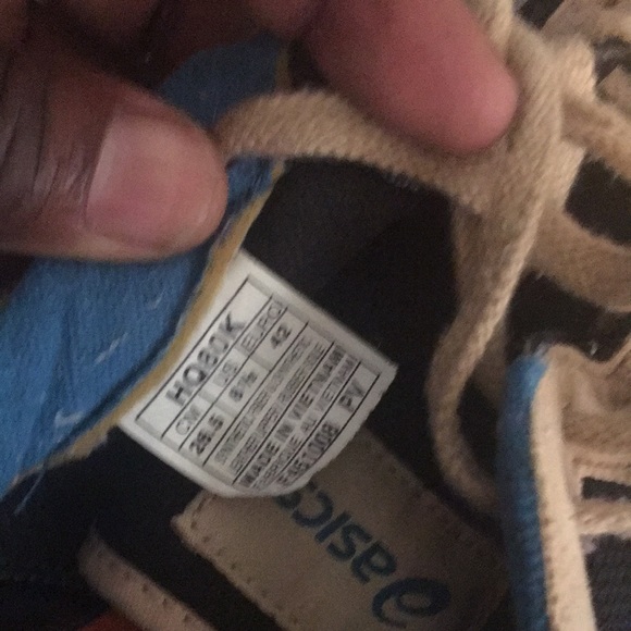 ASICS - Picture 3 of 4